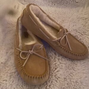 Ladies UGG sheepskin moccasins